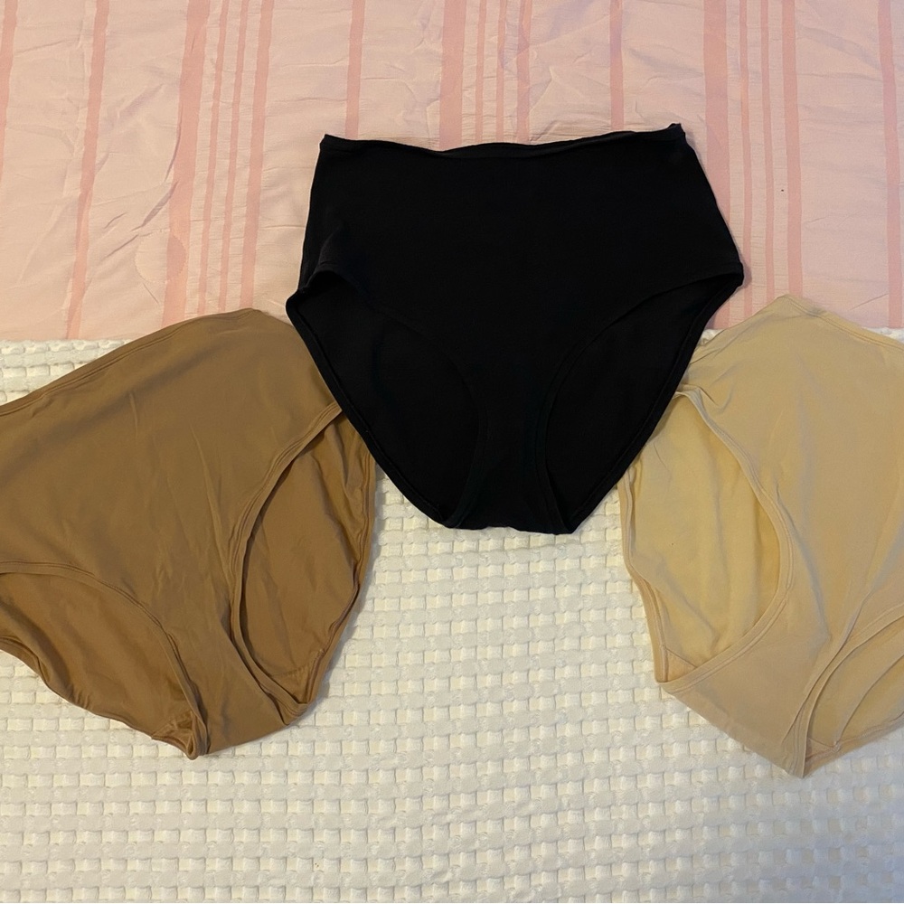 SKIMS LOT Fits Everyone High-Waist Seamless Panty Trio - Black, Brown, Beige